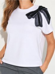 Bawełniana koszulka z ozdobną kokardą - kremowy. Białe t-shirty damskie Sinsay, l, bez wzorów, z bawełny, bez kołnierzyka. Za 39.99 zł.