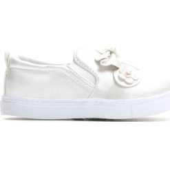 Białe Slip On Look Fine. Białe buty sportowe dziewczęce Born2be, z materiału. Za 39.99 zł.