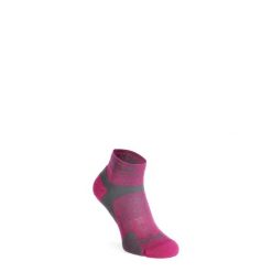 Skarpety do biegania damskie Bridgedale Ultralight T2 Merino Sport Low. Czerwone skarpety damskie Bridgedale, bez wzorów. Za 92.39 zł.