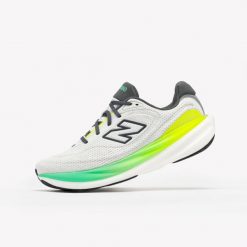 Buty do biegania męskie New Balance Infinion 1080 V15. Buty sportowe męskie New Balance, z meshu, bez zapięcia, do biegania. Za 799.99 zł.