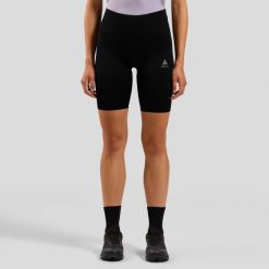 Legginsy krótkie do biegania damskie Odlo ESSENTIAL. Czarne legginsy damskie Odlo, bez wzorów. Za 239.99 zł.