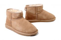 EMU AUSTRALIA W10937 Stinger Micro sand, botki damskie. Brązowe botki damskie Emu Australia, ze skóry, bez obcasa, bez zapięcia. Za 669.90 zł.