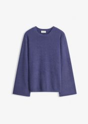 Miękki sweter z szerokimi rękawami. Niebieskie swetry damskie bonprix, bez wzorów, bez kołnierzyka, bez ramiączek, bez kaptura. Za 129.99 zł.