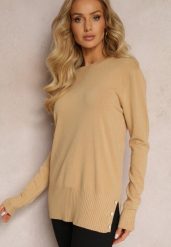 Beżowy Sweter z Dolnymi Rozcięciami i Ozdobnymi Guzikami Leomana. Brązowe swetry damskie Renee, l, z aplikacjami, z dzianiny, casualowe, bez kołnierzyka, bez ramiączek, bez kaptura. Za 79.99 zł.