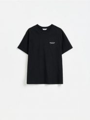 T-shirt comfort z nadrukiem na plecach - czarny. Czarne t-shirty męskie Reserved, l, bez wzorów, z bawełny, bez kołnierzyka. Za 69.99 zł.