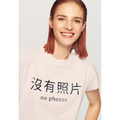 T-shirt z nadrukiem - Fioletowy. Fioletowe t-shirty damskie Reserved, l, bez wzorów, bez kołnierzyka. Za 49.99 zł.