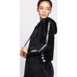 Czarna Bluza Honesty. Czarne bluzy damskie Born2be. Za 64.99 zł.