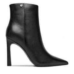 Botki Eva Minge. Czarne botki damskie Eva Minge, bez obcasa, na słupku, bez zapięcia. Za 549.99 zł.