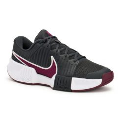 Buty do tenisa męskie Nike GP Challenge Pro. Szare buty sportowe męskie Nike, bez zapięcia, tenisowe. Za 449.99 zł.