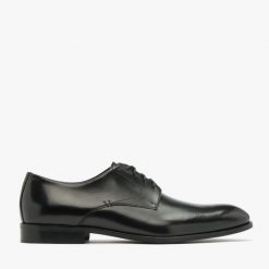 Czarne półbuty męskie ANDREW. Czarne eleganckie półbuty Ryłko, ze skóry, wizytowe, bez zapięcia. Za 529.99 zł.