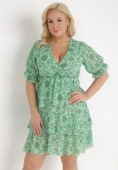 Zielona Sukienka Balapus. Zielone sukienki damskie Born2be, l, bez wzorów, eleganckie, bez kołnierzyka, bez ramiączek, mini, kopertowe. Za 29.99 zł.