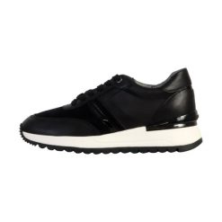 Buty GEOX D DESYA Czarny. Czarne obuwie sportowe damskie Geox, bez wzorów, ze skóry, do biegania. Za 372.99 zł.