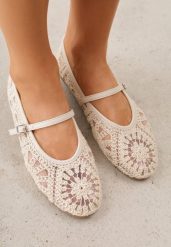 Beżowe Siateczkowe Balerinki Boho z Paskiem z Klamerką Zdobione Plecionką Calironei. Brązowe baleriny damskie Born2be, na lato, z aplikacjami, z jeansu, biznesowe, bez obcasa. Za 89.99 zł.