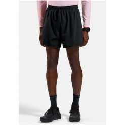 Spodenki męskie Odlo Short ZEROWEIGHT 5 INCH. Czarne krótkie spodenki sportowe męskie Odlo, m, bez wzorów, z tkaniny, do biegania. Za 269.99 zł.