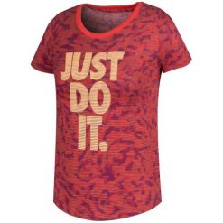 Nike Koszulka G Nsw Tee Tri Scp Tigress Aop M. Bluzki dla dziewczynek marki Nike. W wyprzedaży za 63.00 zł.