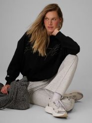 4F Bluza dresowa regular z kapturem damska - czarna XL. Czarne bluzy damskie 4f, xl, z aplikacjami, z dresówki, z kapturem. Za 159.99 zł.