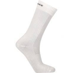 Skarpetki Endurance Dingwall. Białe skarpety damskie Endurance, bez wzorów. W wyprzedaży za 26.00 zł.