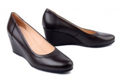 BIOECO BY ARKA 5899 2961+2763 czekolada, czółenka damskie. Brązowe czółenka damskie Bioeco by Arka, bez wzorów, ze skóry, bez obcasa, na koturnie, bez zapięcia. Za 389.90 zł.