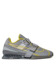 Nike Buty na siłownię Romaleos 4 CD3463 002 Srebrny. Szare buty sportowe męskie Nike, z materiału, bez zapięcia, na fitness i siłownię. Za 569.99 zł.