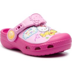 Klapki CROCS - Cc Hello Kitty Plane Clog Eu 15871 Fuchsia. Sandały dziewczęce marki Crocs. W wyprzedaży za 109.00 zł.