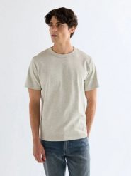 MESKA KOSZULKA WRANGLER SS SOLID TEE OAT MEL 112378012. T-shirty męskie Wrangler, m, bez wzorów, bez kołnierzyka. Za 69.99 zł.