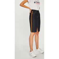 Pepe Jeans - Spódnica Dinah. Szare spódnice damskie Pepe Jeans, z bawełny. Za 319.90 zł.