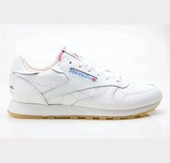 Damskie buty sportowe sportowa estetyka CLASSIC SNEAKERS. Białe obuwie sportowe damskie Reebok, bez wzorów, trekkingowe, Reebok Classic. Za 405.00 zł.