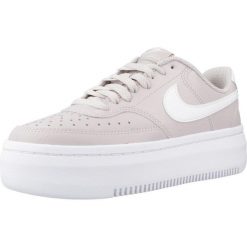 Buty do chodzenia damskie Nike Court Vision Alta Ltr. Białe obuwie sportowe damskie Nike, bez wzorów, z materiału, trekkingowe, nike court. Za 607.00 zł.