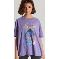 Koszulka Aladdin - Fioletowy. T-shirty damskie Cropp. Za 49.99 zł.
