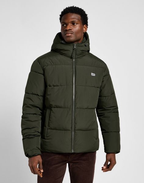 MĘSKA KURTKA PUCHOWA LEE PUFFER JACKET OLIVE NIGHT 112355678. Zielone kurtki męskie Lee, m, bez wzorów, z puchu, bez kaptura. Za 419.99 zł.