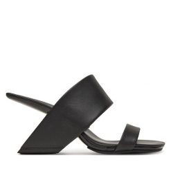Klapki United Nude. Czarne klapki damskie United Nude, bez wzorów, bez obcasa. Za 839.99 zł.