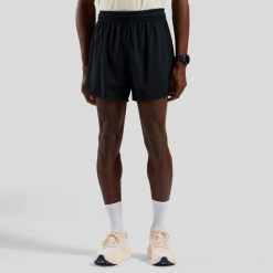 Spodenki męskie Odlo ZEROWEIGHT 5 INCH Short. Czarne krótkie spodenki sportowe męskie Odlo, m, bez wzorów, do biegania. Za 269.99 zł.