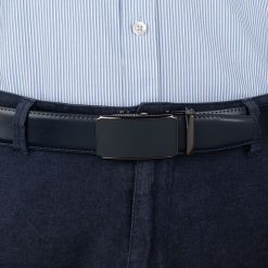Pasek męski skórzany 3,5 cm klamra automatyczna Beltimore granatowy 52-579 : Kolory - granatowy, Rozmiar pasków - r.115-130 cm. Niebieskie paski damskie bez wzorów, ze skóry, wizytowe. Za 64.99 zł.