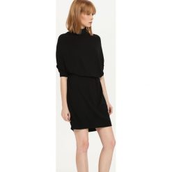 SUKIENKA DAMSKA GŁADKA. Sukienki damskie TOP SECRET. W wyprzedaży za 39.99 zł.
