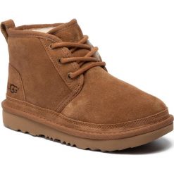 Trzewiki UGG - K Neumel II 1017320K Che. Brązowe buty zimowe chłopięce UGG, bez wzorów, ze skóry, bez zapięcia. Za 519.00 zł.