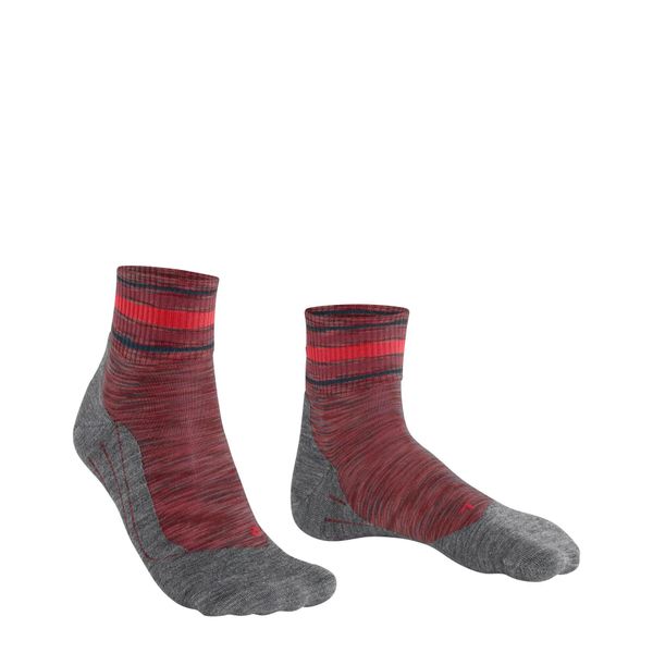 Skarpetki Falke TK5 Wander Short. Czerwone skarpety męskie Falke, bez wzorów. Za 194.00 zł.