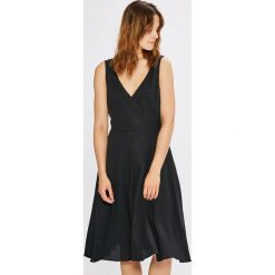 Calvin Klein Jeans - Sukienka. Sukienki damskie marki Calvin Klein Jeans. W wyprzedaży za 239.90 zł.