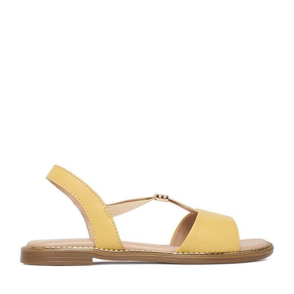 Sandały Lasocki. Żółte sandały damskie Lasocki, bez wzorów, bez obcasa, na płaskiej podeszwie, bez zapięcia. Za 129.99 zł.