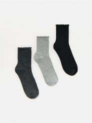 Skarpetki z bawełną 3 pack - szary. Szare skarpety damskie Reserved, bez wzorów, z bawełny. Za 39.99 zł.