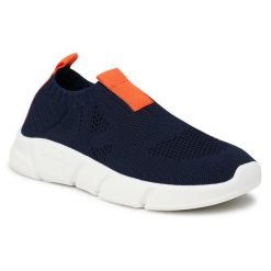 Sneakersy Geox. Niebieskie półbuty chłopięce Geox, bez wzorów, bez zapięcia. Za 129.99 zł.