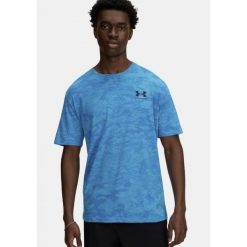 Koszulka męska Under Armour ABC CAMO SS. Niebieskie buty sportowe męskie Under Armour, bez zapięcia, na fitness i siłownię. W wyprzedaży za 78.00 zł.