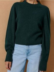Sweter basic - zielony. Zielone swetry damskie Sinsay, l, bez wzorów, bez kołnierzyka, bez ramiączek, bez kaptura. Za 49.99 zł.