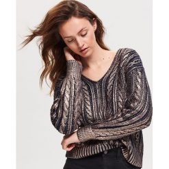 Błyszczący sweter - Granatowy. Swetry damskie Reserved. W wyprzedaży za 79.99 zł.