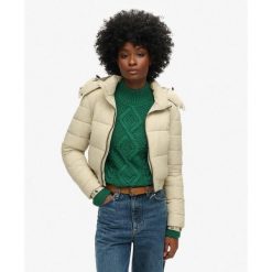 Kurtka z kapturem Crop Hooded Fuji. Brązowe kurtki damskie Superdry., bez wzorów, z kapturem. W wyprzedaży za 359.95 zł.