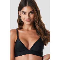 NA-KD Swimwear Sportowa góra bikini - Black. Czarne bikini damskie NA-KD Swimwear. Za 60.95 zł.