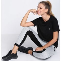 Szare Spodnie Dresowe Homecoming. Szare spodnie dresowe damskie Born2be, z dresówki. Za 29.99 zł.