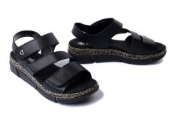 RIEKER V2301-00 black, sandały damskie. Czarne sandały damskie Rieker, bez wzorów, bez obcasa, bez zapięcia. Za 239.92 zł.