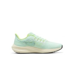 Buty do biegania męskie Nike Air Zoom Pegasus 39. Zielone buty sportowe męskie Nike, z gumy, bez zapięcia, do biegania. Za 489.99 zł.