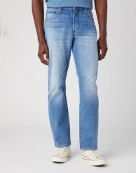 WRANGLER TEXAS MĘSKIE SPODNIE JEANSOWE WAVE LENGTH W121EI521. Spodnie materiałowe męskie Wrangler, l, bez wzorów, z jeansu. Za 229.99 zł.