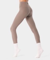 Legginsy crossback na pilates dla kobiet Carpatree Balletcore. Brązowe legginsy damskie Carpatree, s, bez wzorów, z dzianiny, z podwyższonym stanem, na fitness i siłownię. Za 175.99 zł.